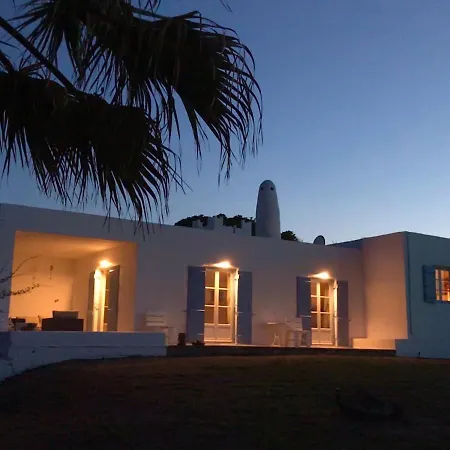 Villaloz Naousa (Paros)