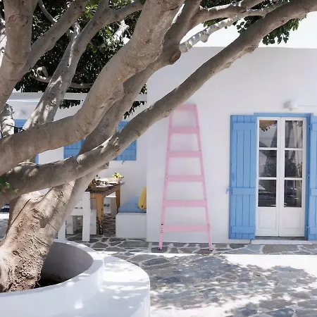 Villa Villaloz Naousa (Paros)